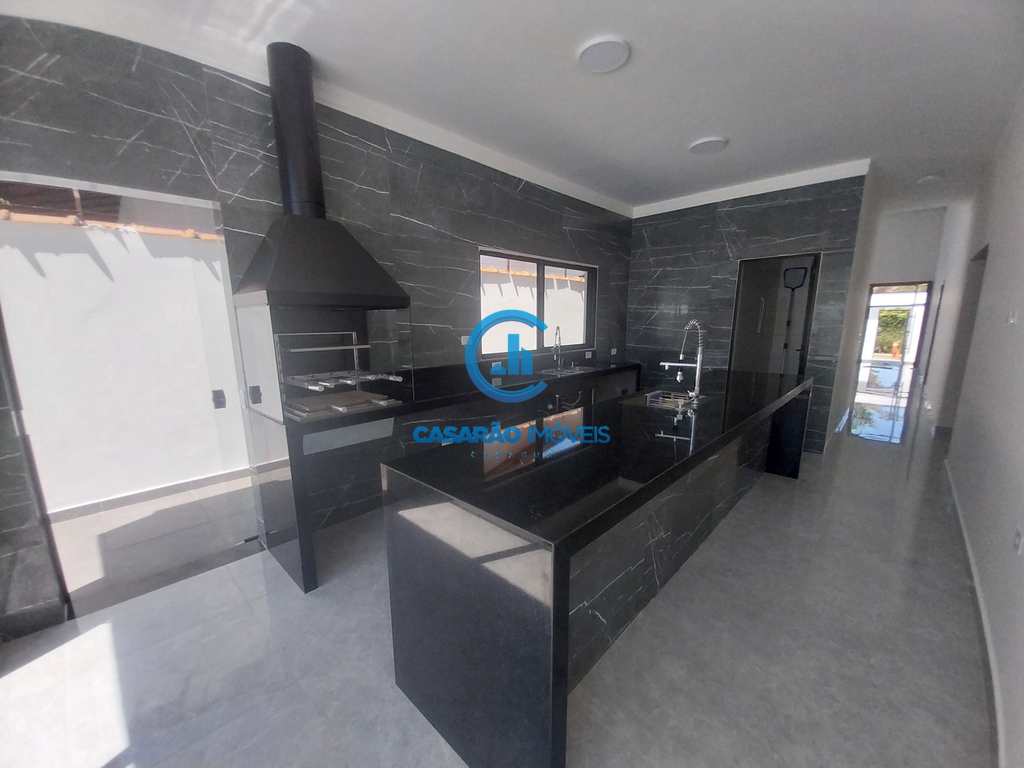 Casa em Caraguatatuba, no bairro Martim de Sá