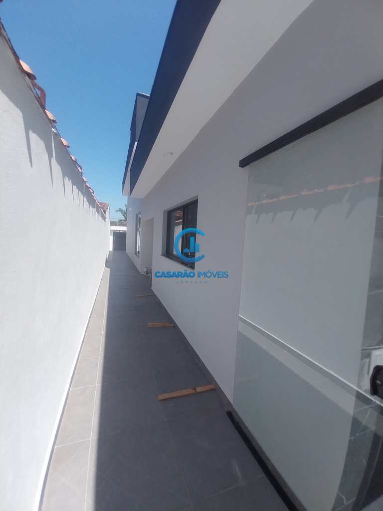 Casa em Caraguatatuba, no bairro Martim de Sá