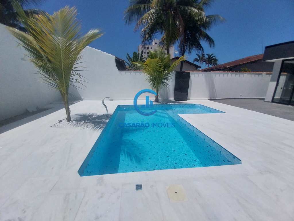 Casa em Caraguatatuba, no bairro Martim de Sá