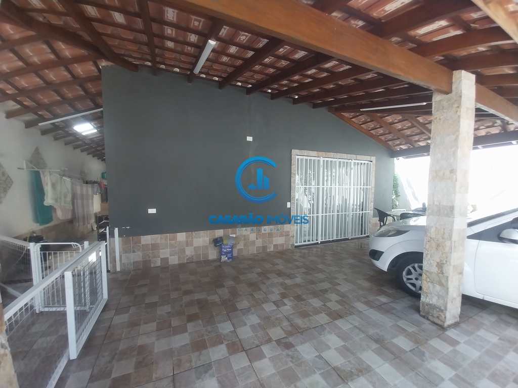 Casa em Caraguatatuba, no bairro Martim de Sá