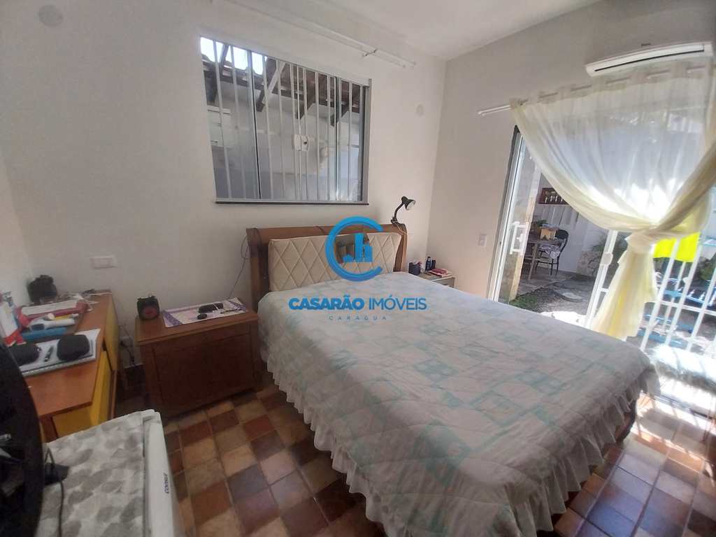 Casa em Caraguatatuba, no bairro Martim de Sá