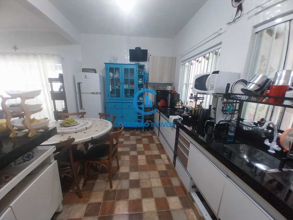 Casa em Caraguatatuba, no bairro Martim de Sá