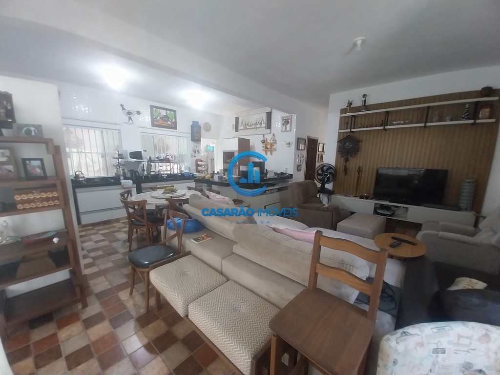 Casa em Caraguatatuba, no bairro Martim de Sá