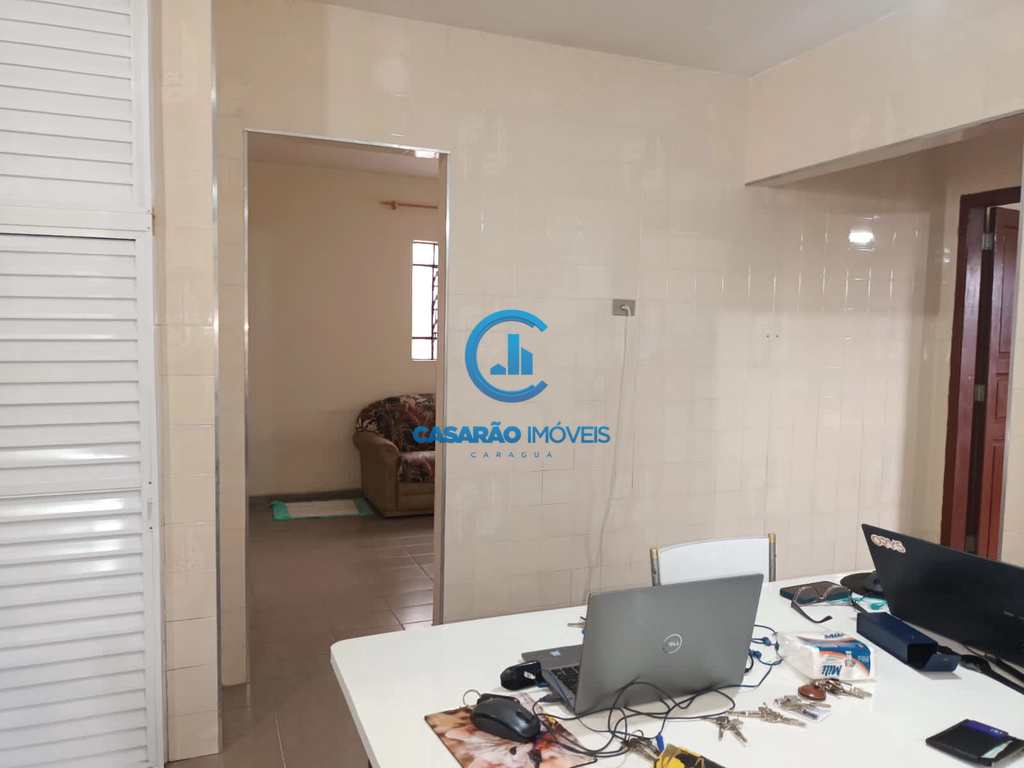 Casa em Caraguatatuba, no bairro Indaiá