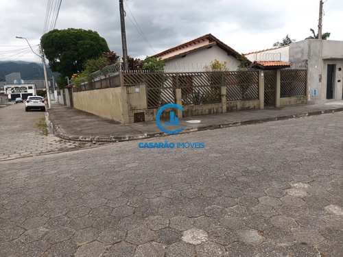 Casa, código 9606 em Caraguatatuba, bairro Indaiá