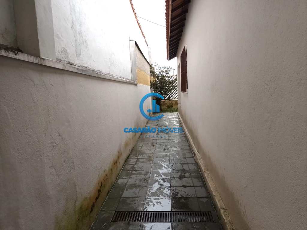 Casa em Caraguatatuba, no bairro Indaiá