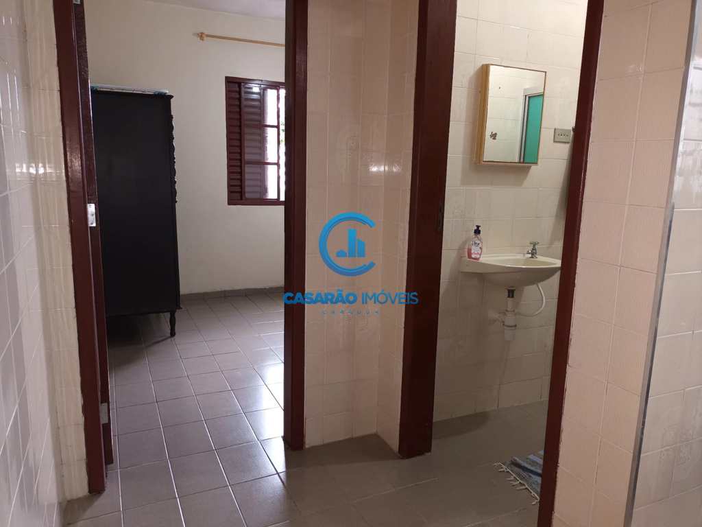 Casa em Caraguatatuba, no bairro Indaiá