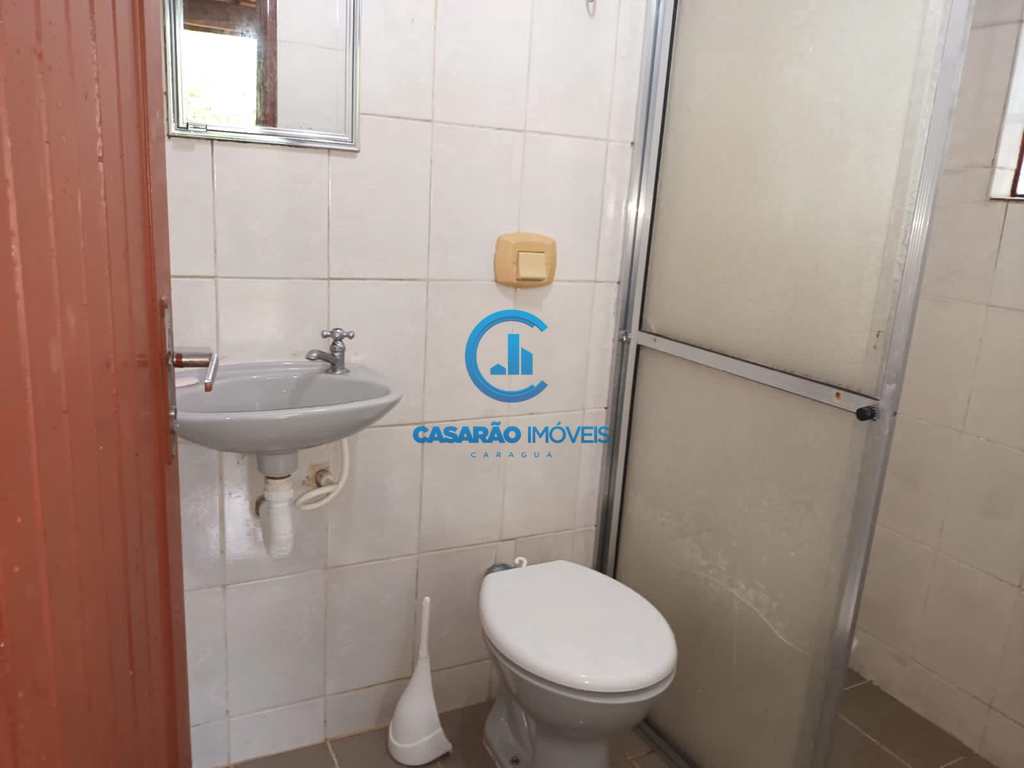 Casa em Caraguatatuba, no bairro Indaiá
