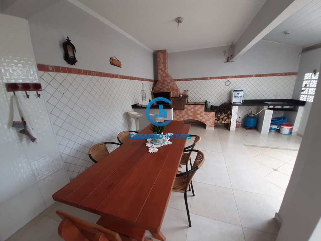 Sobrado em Caraguatatuba, no bairro Martim de Sá
