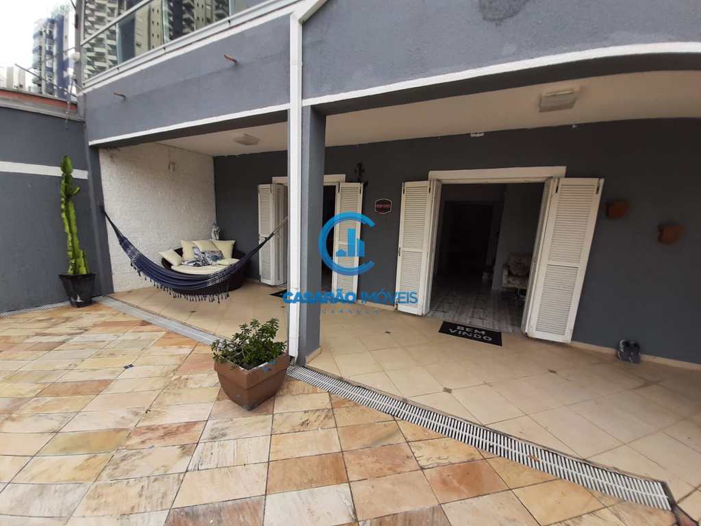 Sobrado em Caraguatatuba, no bairro Martim de Sá