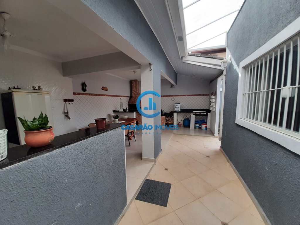 Sobrado em Caraguatatuba, no bairro Martim de Sá