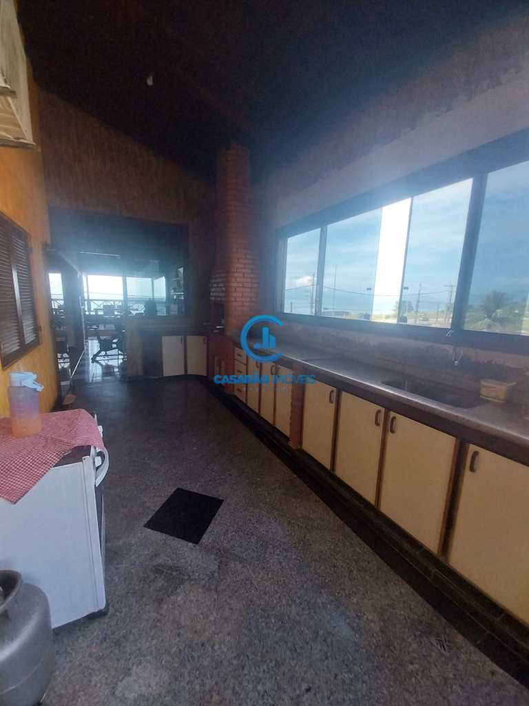 Casa em Caraguatatuba, no bairro Massaguaçu