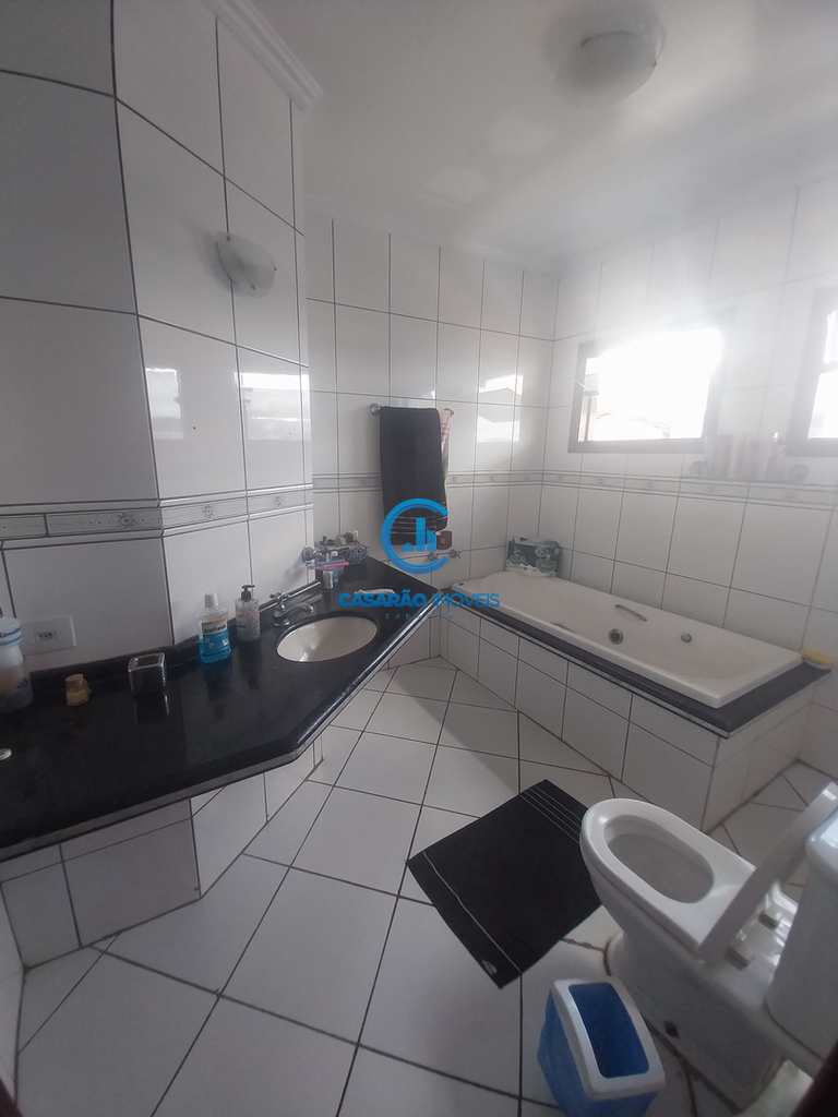 Casa em Caraguatatuba, no bairro Massaguaçu