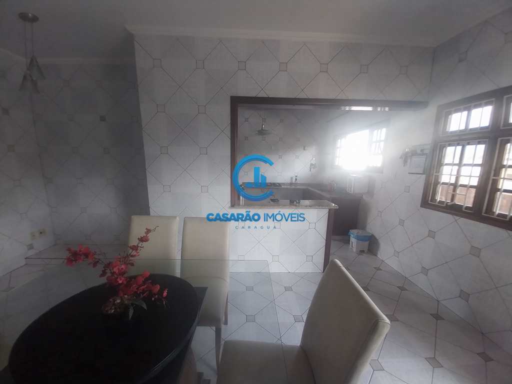 Casa em Caraguatatuba, no bairro Massaguaçu