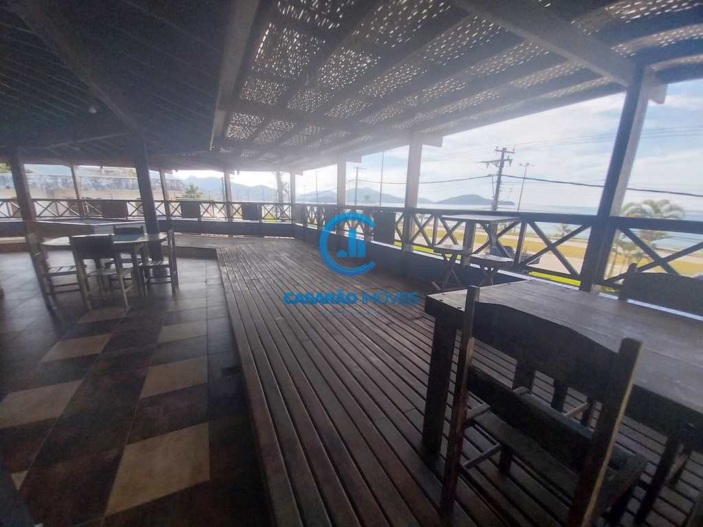 Casa em Caraguatatuba, no bairro Massaguaçu