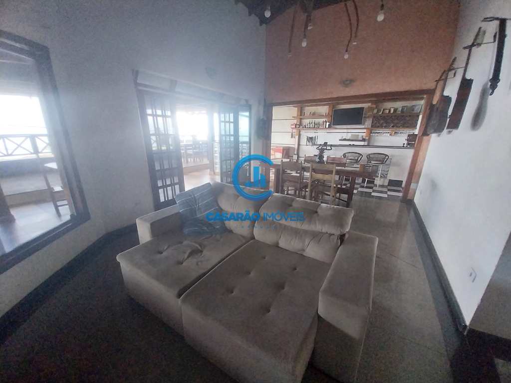 Casa em Caraguatatuba, no bairro Massaguaçu