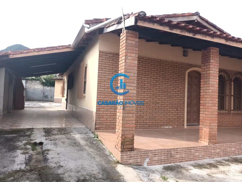 Casa em Caraguatatuba, no bairro Martim de Sá