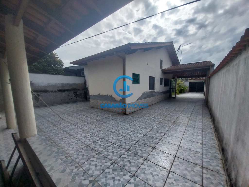 Casa em Caraguatatuba, no bairro Getuba