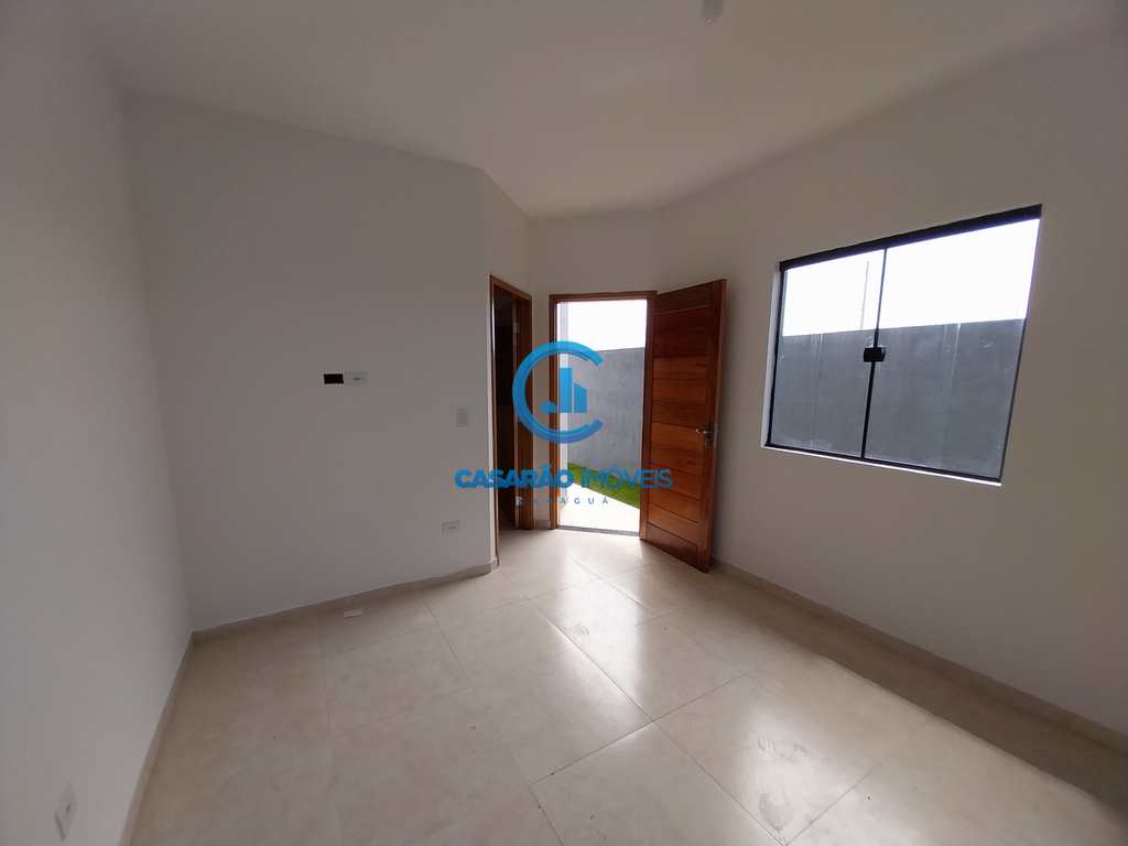 Casa em Caraguatatuba, no bairro Balneário dos Golfinhos