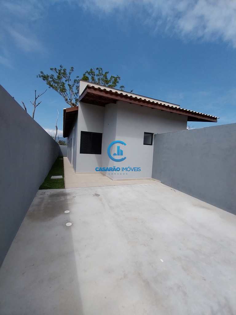 Casa em Caraguatatuba, no bairro Balneário dos Golfinhos