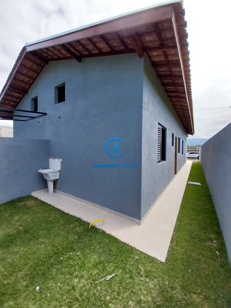 Casa em Caraguatatuba, no bairro Balneário dos Golfinhos