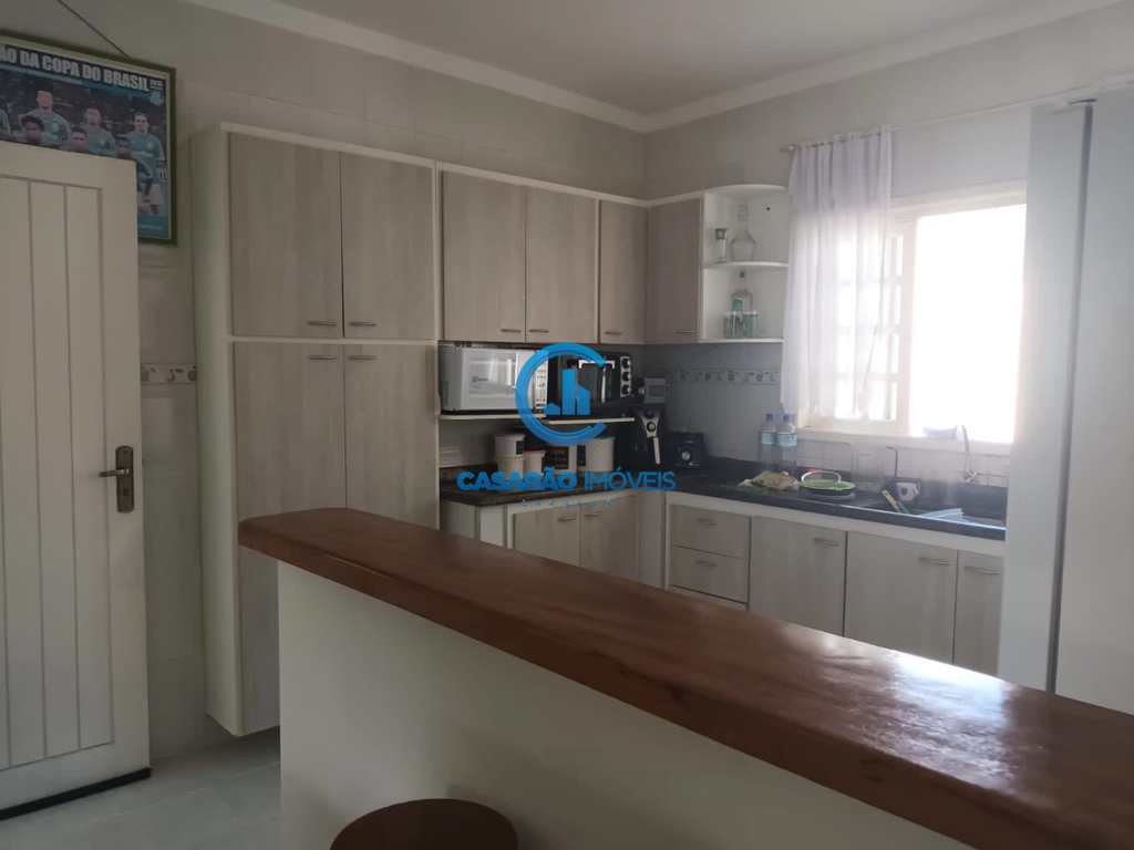 Sobrado em Caraguatatuba, no bairro Martim de Sá
