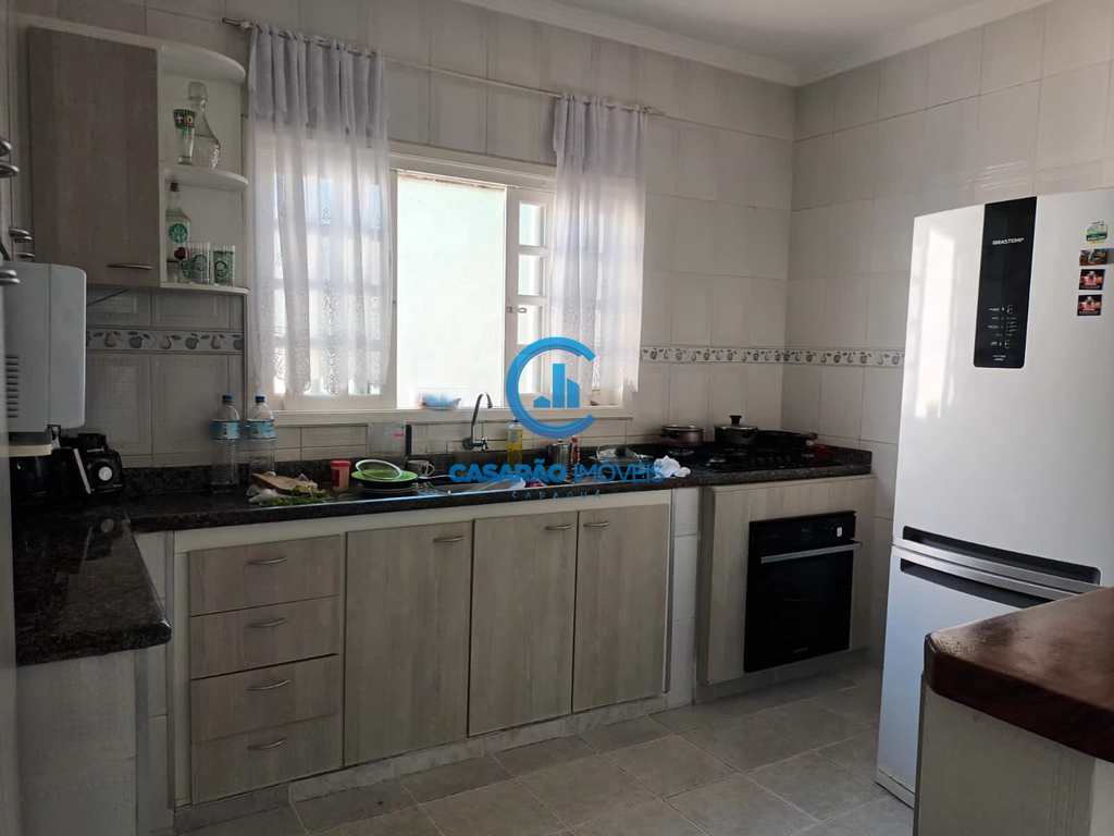 Sobrado em Caraguatatuba, no bairro Martim de Sá