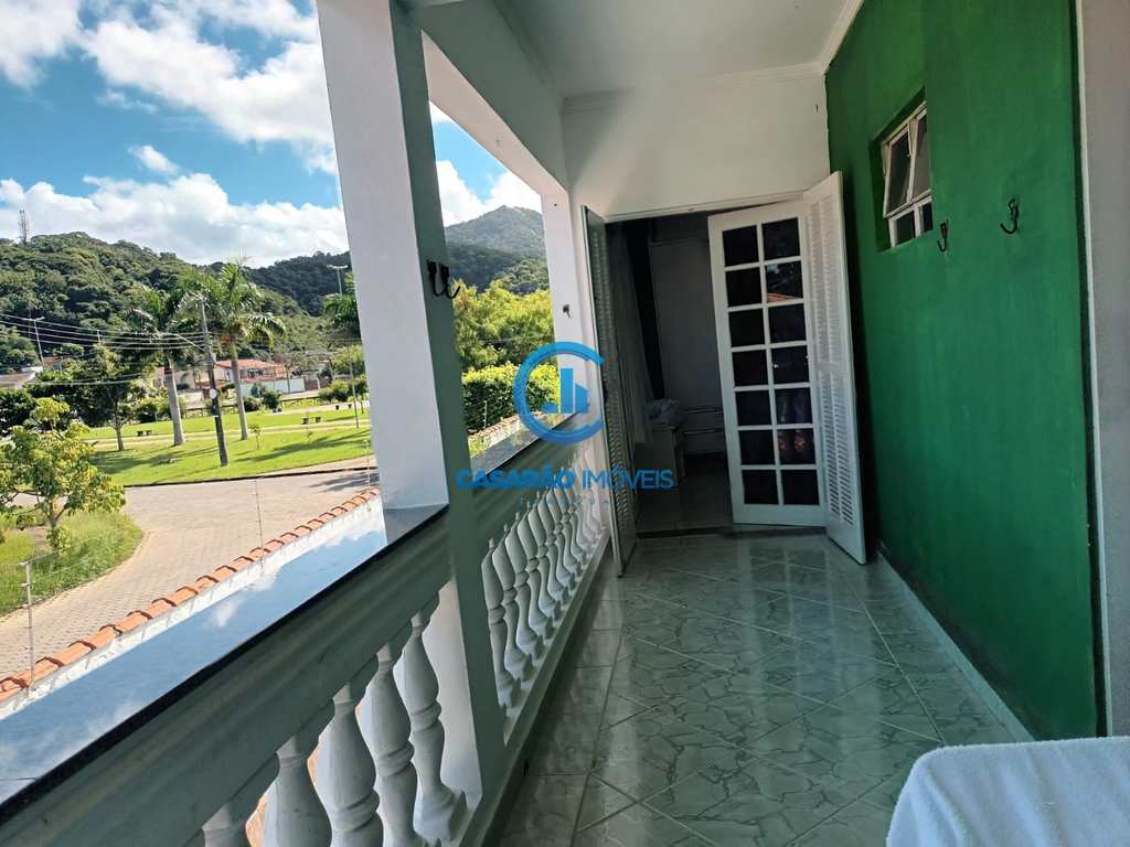 Sobrado em Caraguatatuba, no bairro Martim de Sá