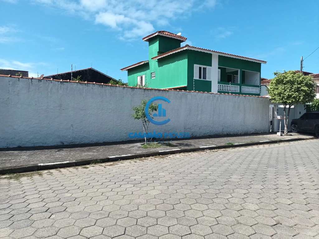 Sobrado em Caraguatatuba, no bairro Martim de Sá