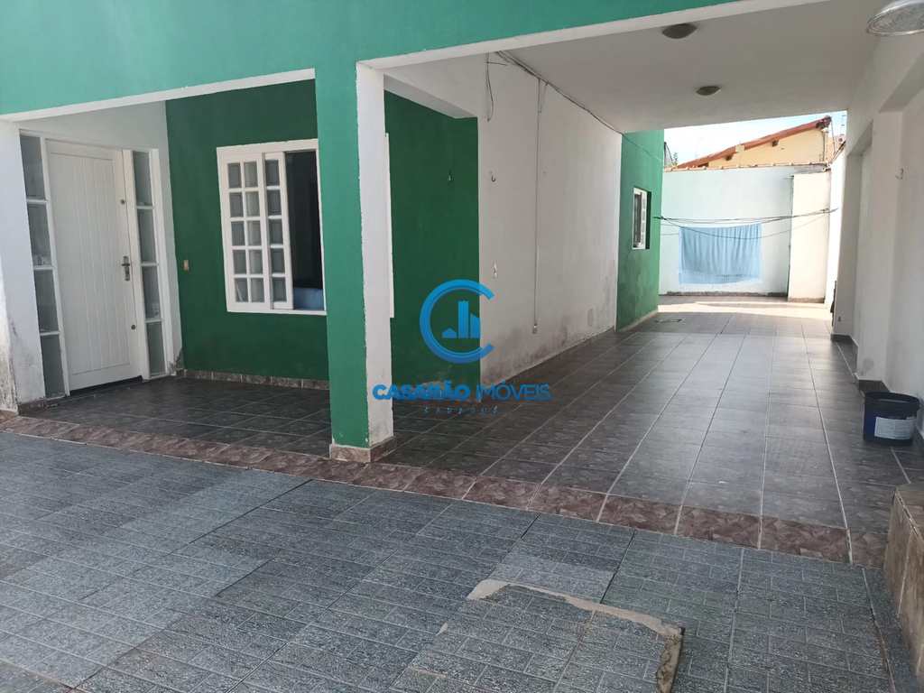 Sobrado em Caraguatatuba, no bairro Martim de Sá