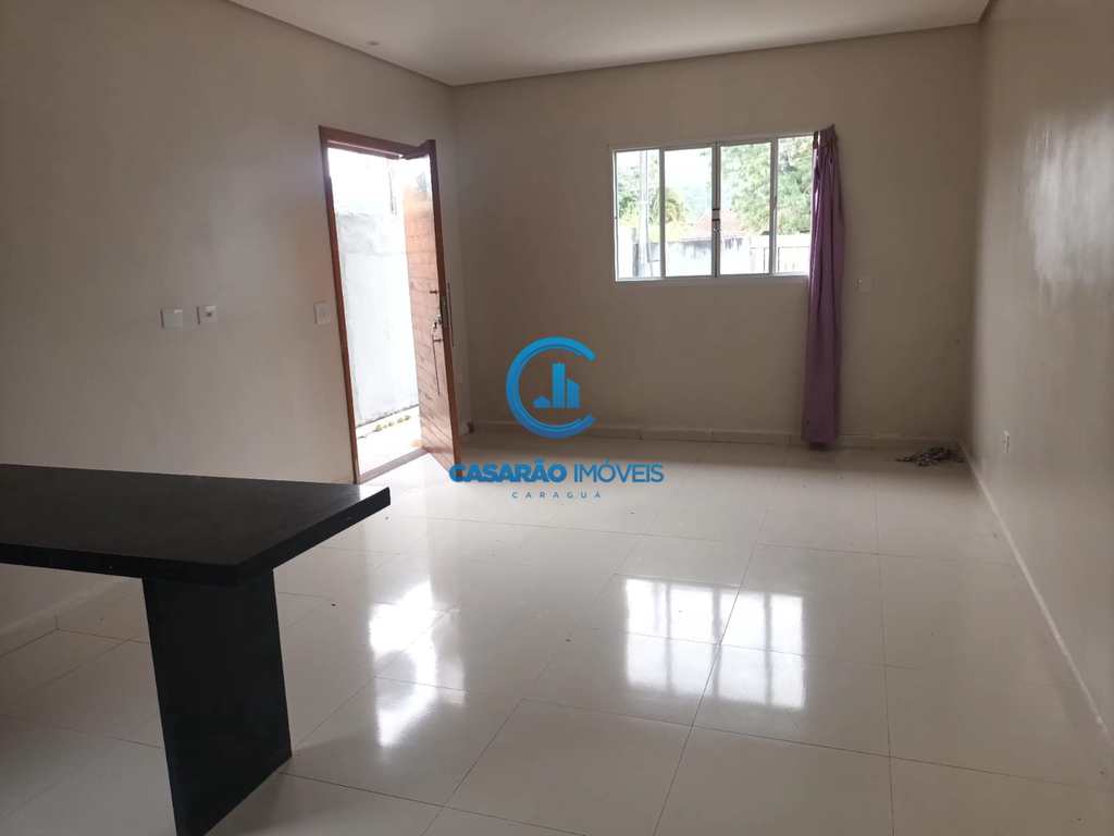 Casa em Caraguatatuba, no bairro Getuba