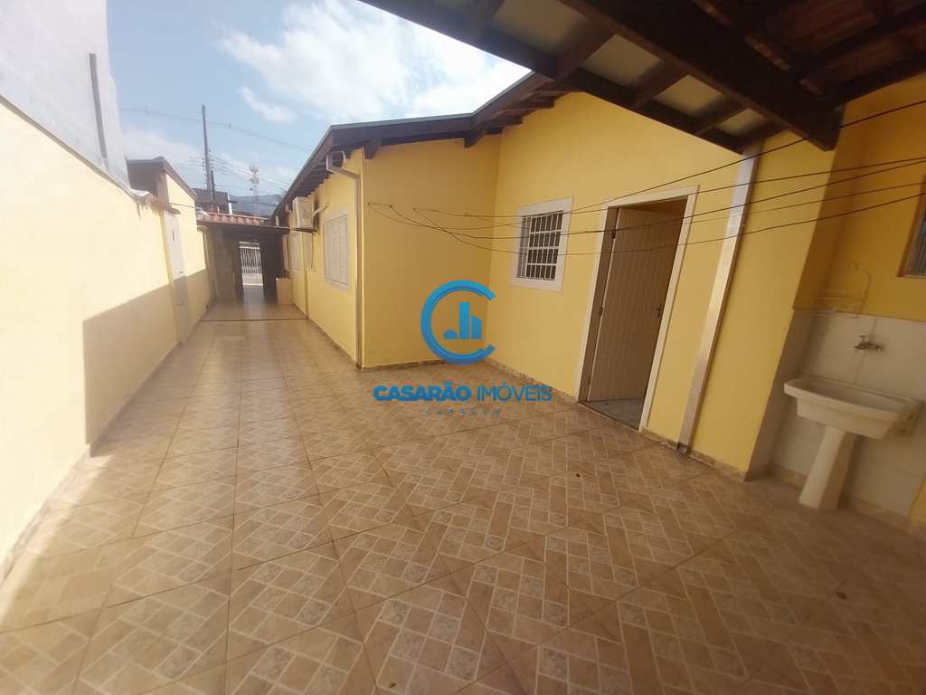 Casa em Caraguatatuba, no bairro Jardim Primavera