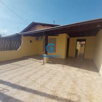 Casa em Caraguatatuba, bairro Jardim Primavera