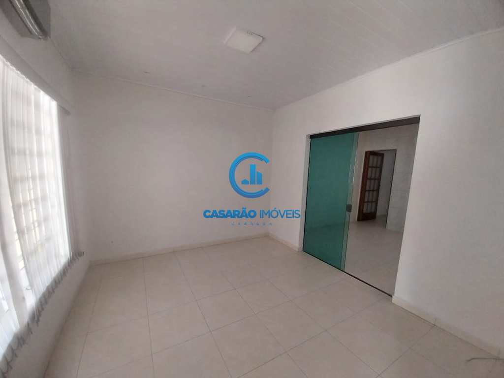Casa em Caraguatatuba, no bairro Jardim Primavera