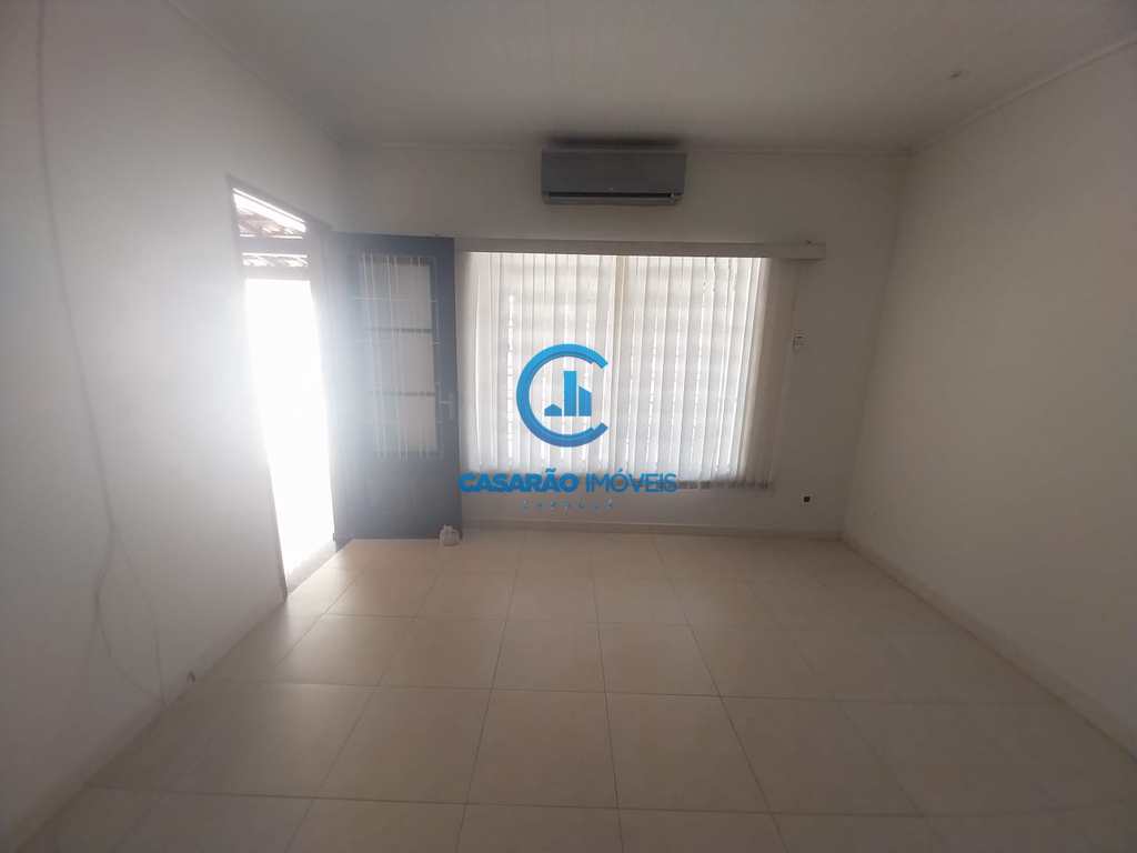 Casa em Caraguatatuba, no bairro Jardim Primavera