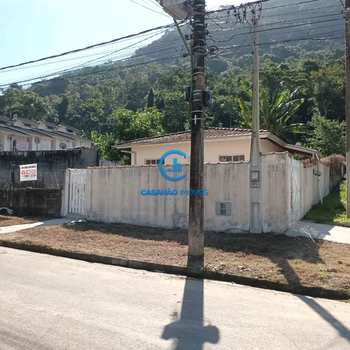 Área em Caraguatatuba, bairro Cidade Jardim