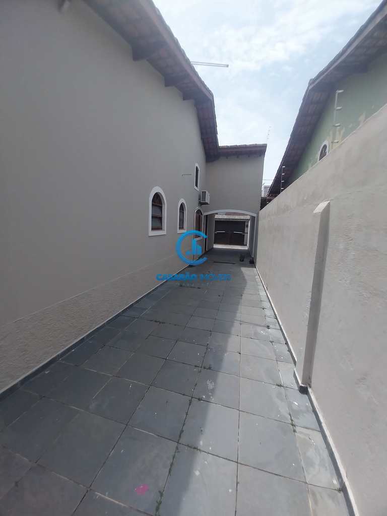 Casa em Caraguatatuba, no bairro Martim de Sá