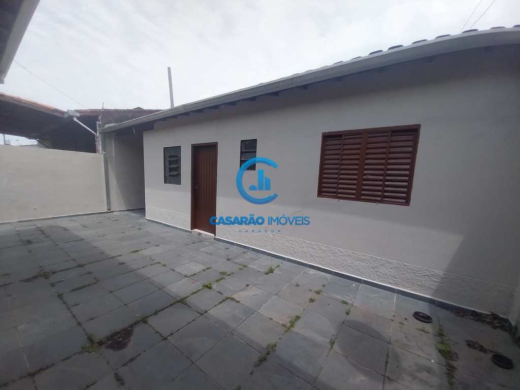 Casa em Caraguatatuba, no bairro Martim de Sá