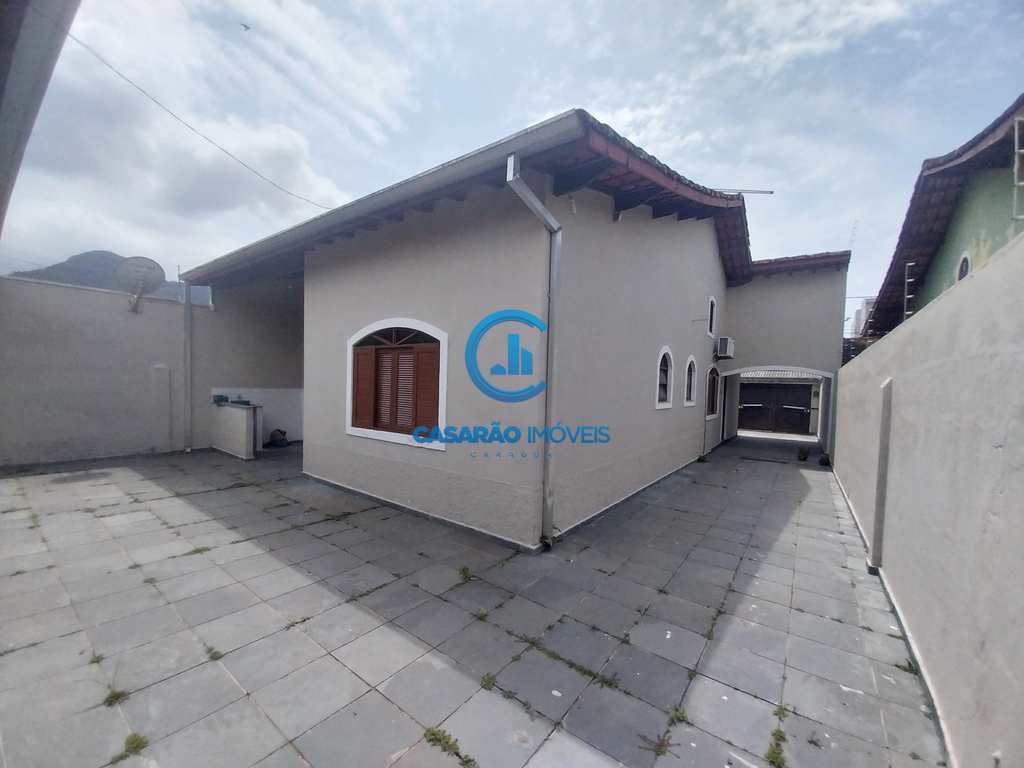 Casa em Caraguatatuba, no bairro Martim de Sá