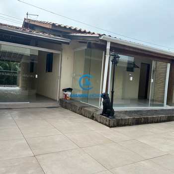 Casa em Caraguatatuba, bairro Martim de Sá