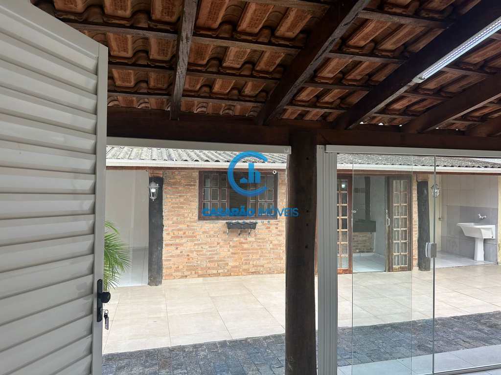 Casa em Caraguatatuba, no bairro Martim de Sá