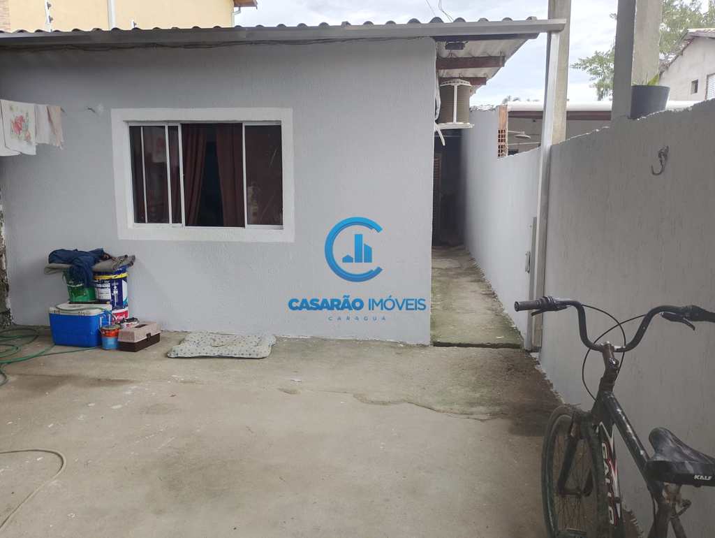 Casa em Caraguatatuba, no bairro Jardim do Sol