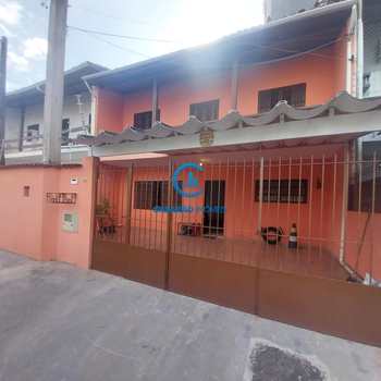 Sobrado em Caraguatatuba, bairro Prainha