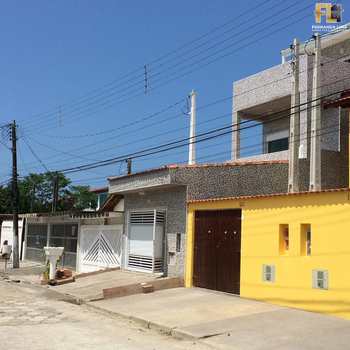 Sobrado em Mongaguá, bairro Itaóca