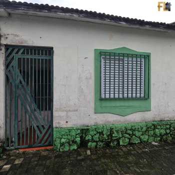 Casa em Mongaguá, bairro Pedreira