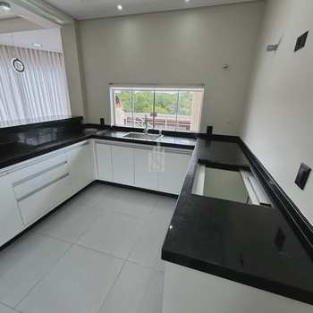 Sobrado em Curitiba, bairro Butiatuvinha