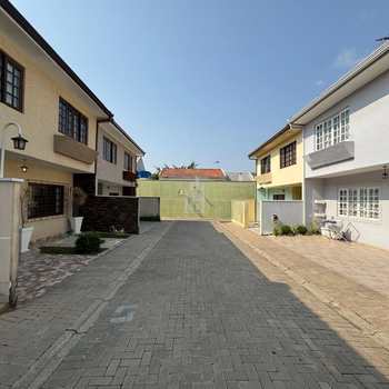 Sobrado de Condomínio em Curitiba, bairro Boqueirão