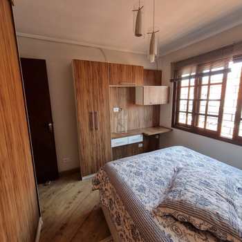Sobrado de Condomínio em Curitiba, bairro Boqueirão
