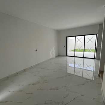 Sobrado em São José dos Pinhais, bairro Centro
