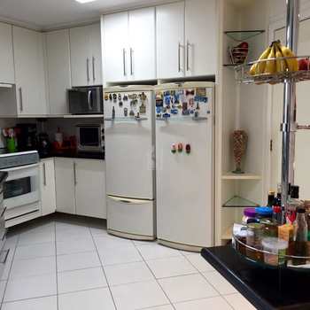 Apartamento em Curitiba, bairro Centro